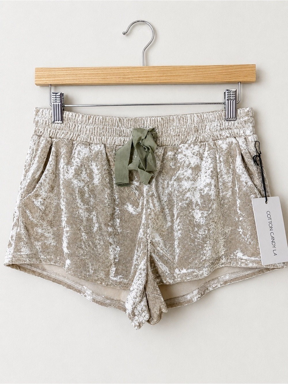 NWT Cotton Candy LA Champagne Crushed Velvet Lounge Shorts M - Picture 3 of 11